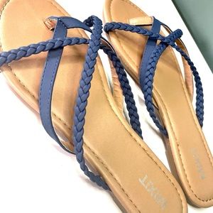 Flip flop sandals//Brand New//NeverWorn//Size 8